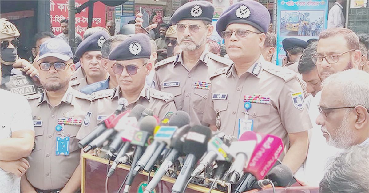 ঈদযাত্রা পরিদর্শন, আইন না জানাও একটা অপরাধ: আইজিপি