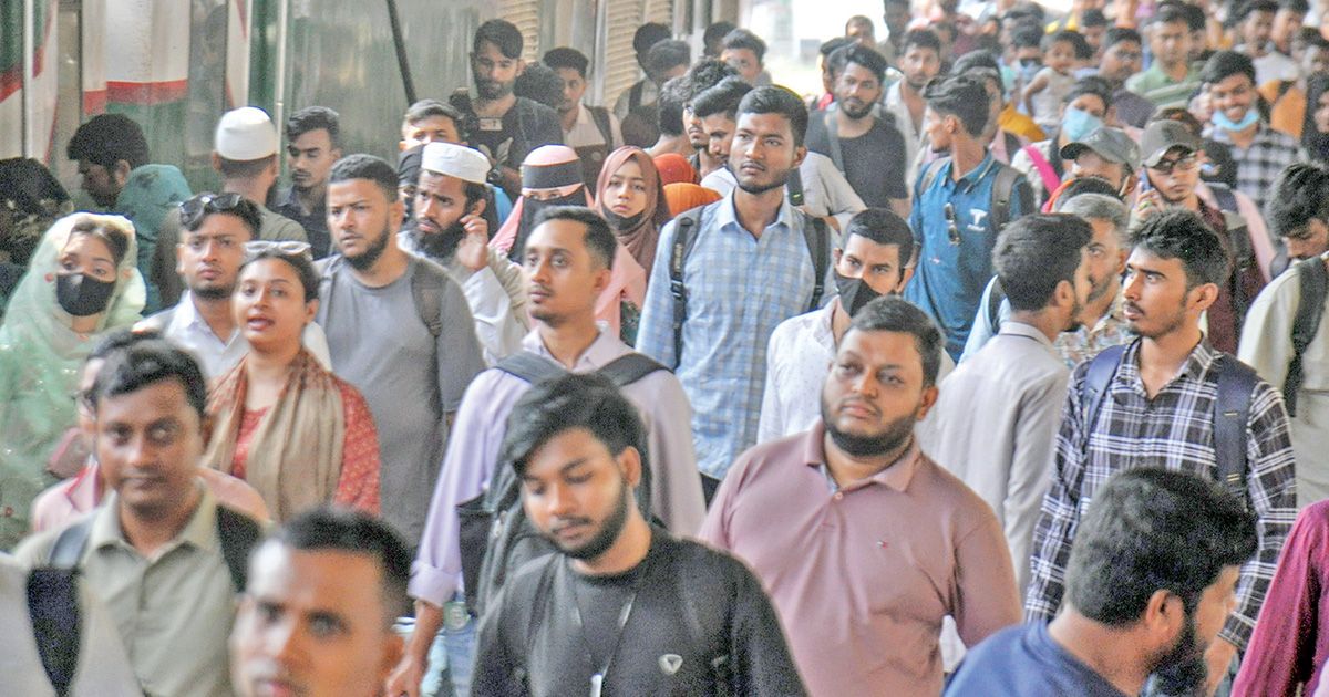 ঈদযাত্রায় ঘরমুখো মানুষের ঢল, নিরাপত্তায় বাড়তি সতর্কতা