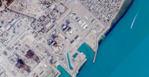 ‘ইরানের পারমাণবিক বিদ্যুৎকেন্দ্রে হামলা হলে তেজস্ক্রিয়তা থেকে কেউ রেহাই পাবে না’