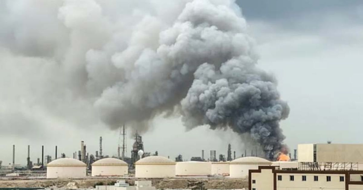 ইসরায়েলের হাইফার তেল শোধনাগারে ইরানের ক্ষেপণাস্ত্র হামলা