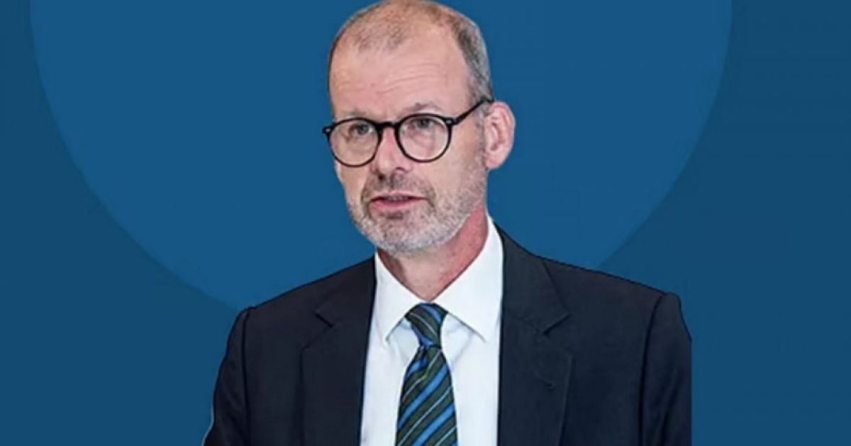 বাংলাদেশের তরুণদের অর্ধেকই বেকার: বিশ্বব্যাংকের সতর্কতা