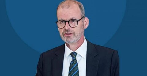 বাংলাদেশের তরুণদের অর্ধেকই বেকার: বিশ্বব্যাংকের সতর্কতা