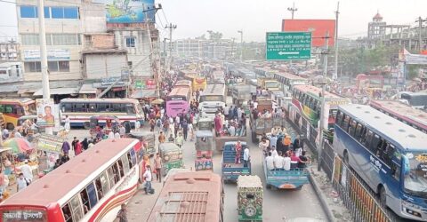 কর্মস্থলে ফেরা মানুষের ঢল, বাসে উপচেপড়া ভিড়
