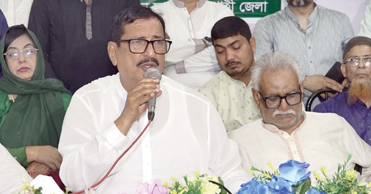 হাসিনার আমলের হেলমেট বাহিনীই এখনকার গুপ্ত বাহিনী: ভূমিমন্ত্রী