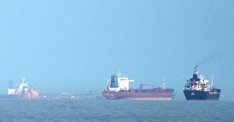 হরমুজ প্রণালিকে কেন্দ্র করে বৈশ্বিক মন্দার আশঙ্কা