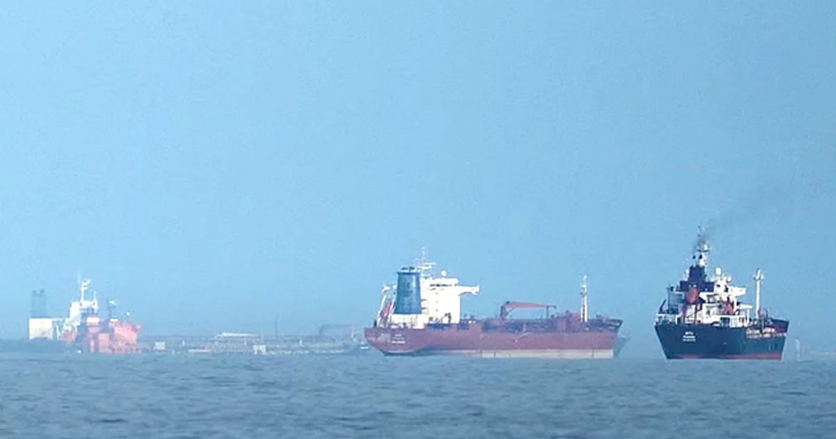 হরমুজ প্রণালিকে কেন্দ্র করে বৈশ্বিক মন্দার আশঙ্কা