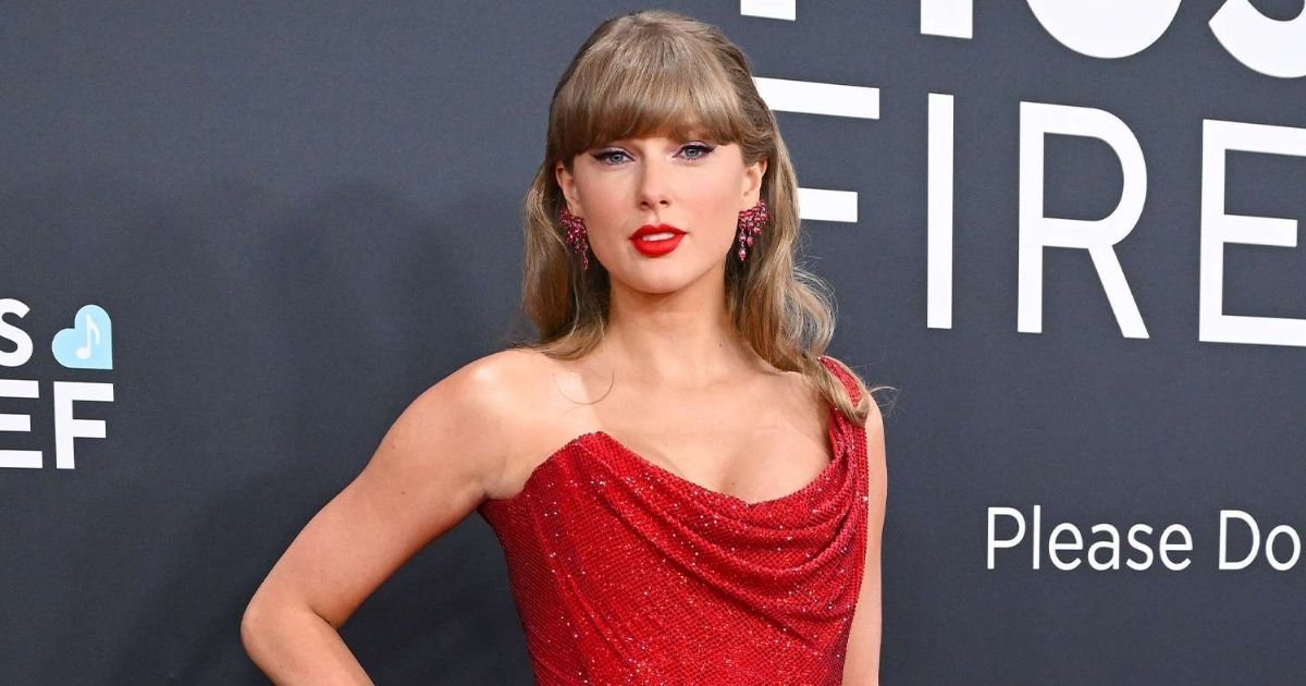 আইনি জটিলতায় টেইলর সুইফট