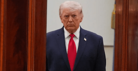 যেসব দেশ হরমুজ দিয়ে তেল আনে তাদেরই দায়িত্ব নিতে বললেন ট্রাম্প