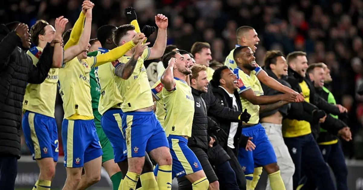 সাউদাম্পটনের কাছে হেরে আর্সেনালের বিদায়, চেলসির ৭ গোলের বিধ্বংসী জয়