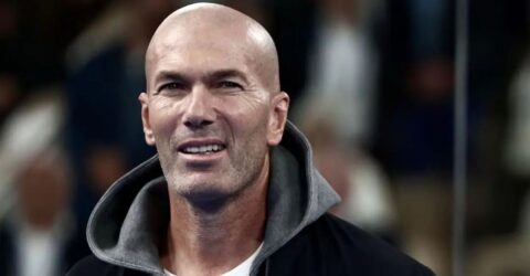 ফ্রান্সের ডাগআউটে রাজকীয় প্রত্যাবর্তনের পথে জিনেদিন জিদান