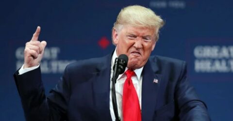 ইরানকে ‘গুঁড়িয়ে’ দেওয়ার হুমকি ট্রাম্পের