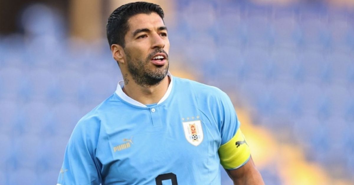 বিশ্বকাপে খেলতে অবসর ভেঙে উরুগুয়ে দলে ফেরার ইঙ্গিত সুয়ারেজের