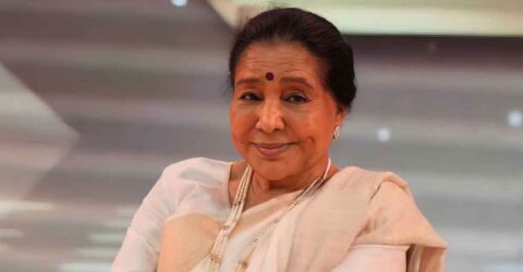 হাসপাতালে আশা ভোঁসলে, অবস্থা সংকটাপন্ন