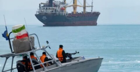 হরমুজ প্রণালি সম্পূর্ণ ইরানের নিয়ন্ত্রণে