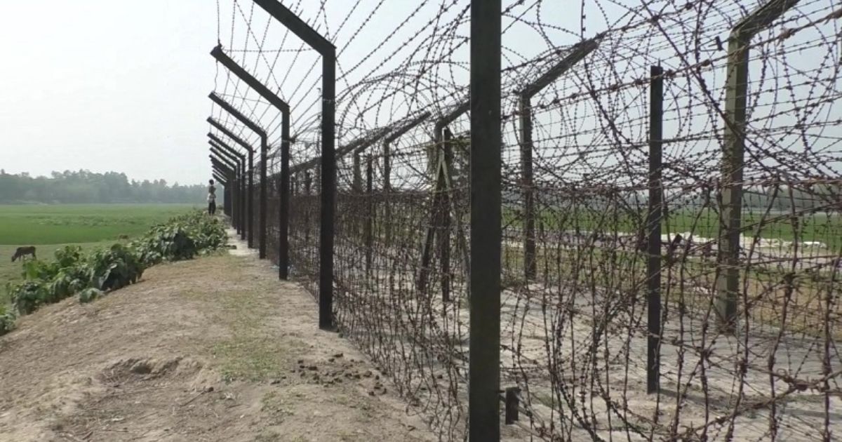 কুড়িগ্রাম সীমান্তে ২ বাংলাদেশীকে আটক করেছে বিএসএফ