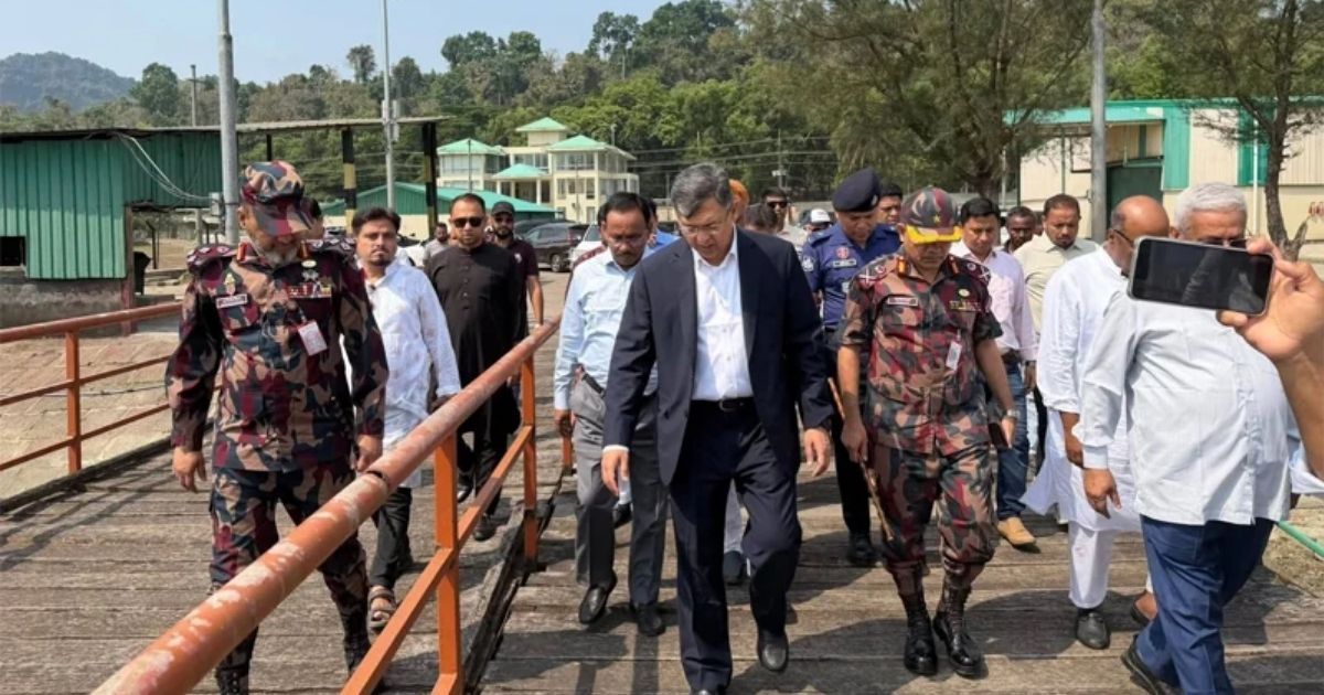 টেকনাফ স্থলবন্দর পরিদর্শনে স্বরাষ্ট্রমন্ত্রী