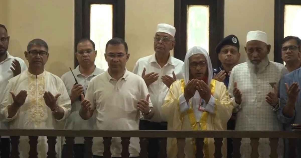 টাঙ্গাইলে মওলানা ভাসানীর মাজার জিয়ারত করলেন প্রধানমন্ত্রী