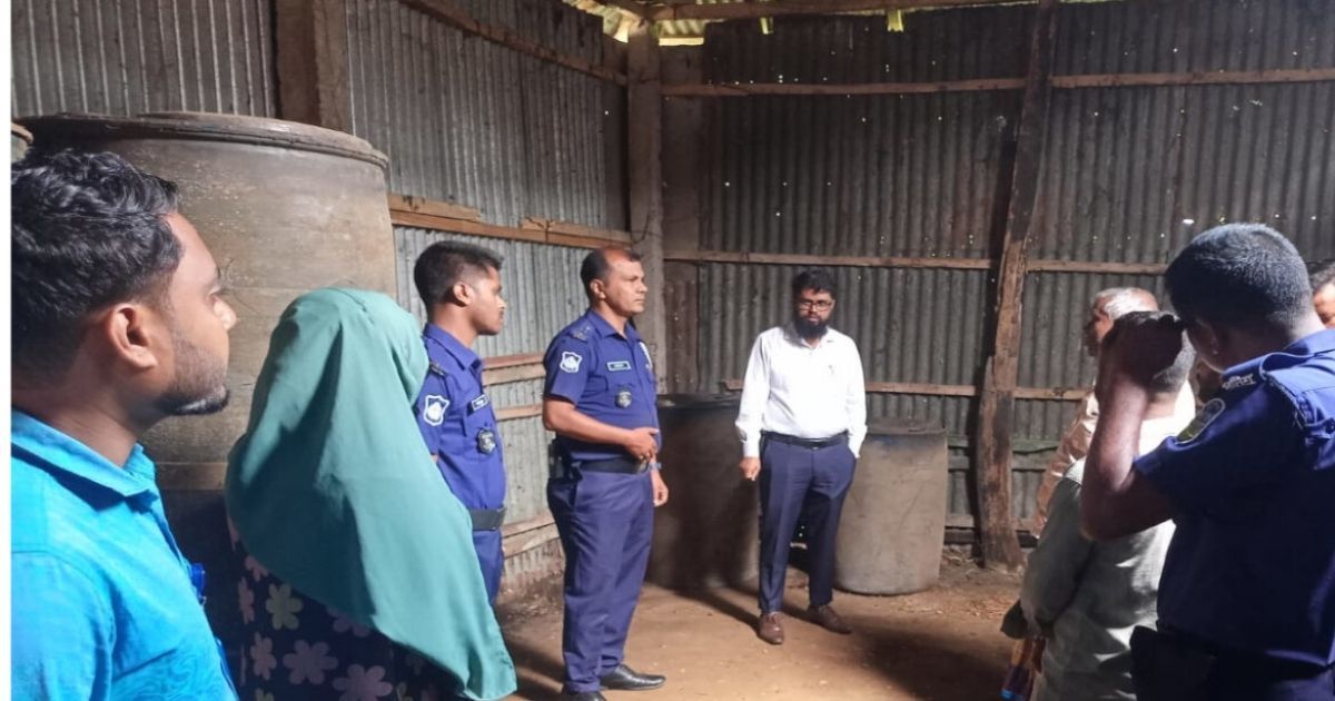 নেত্রকোনায় ৩১ হাজার লিটার তেল জব্দ, দুই প্রতিষ্ঠানকে অর্থদণ্ড