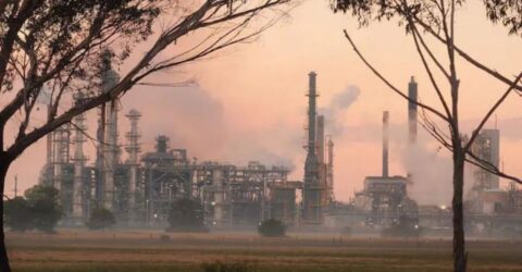 অস্ট্রেলিয়ার জিলং তেল শোধনাগারে বিধ্বংসী অগ্নিকাণ্ড