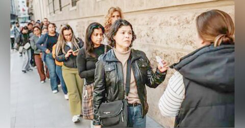 অভিবাসী বৈধ করার প্রক্রিয়া শুরু স্পেনে