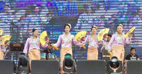 সাংগ্রাই জলউৎসবে শেষ হল বর্ণিল বর্ষবরণের আয়োজন