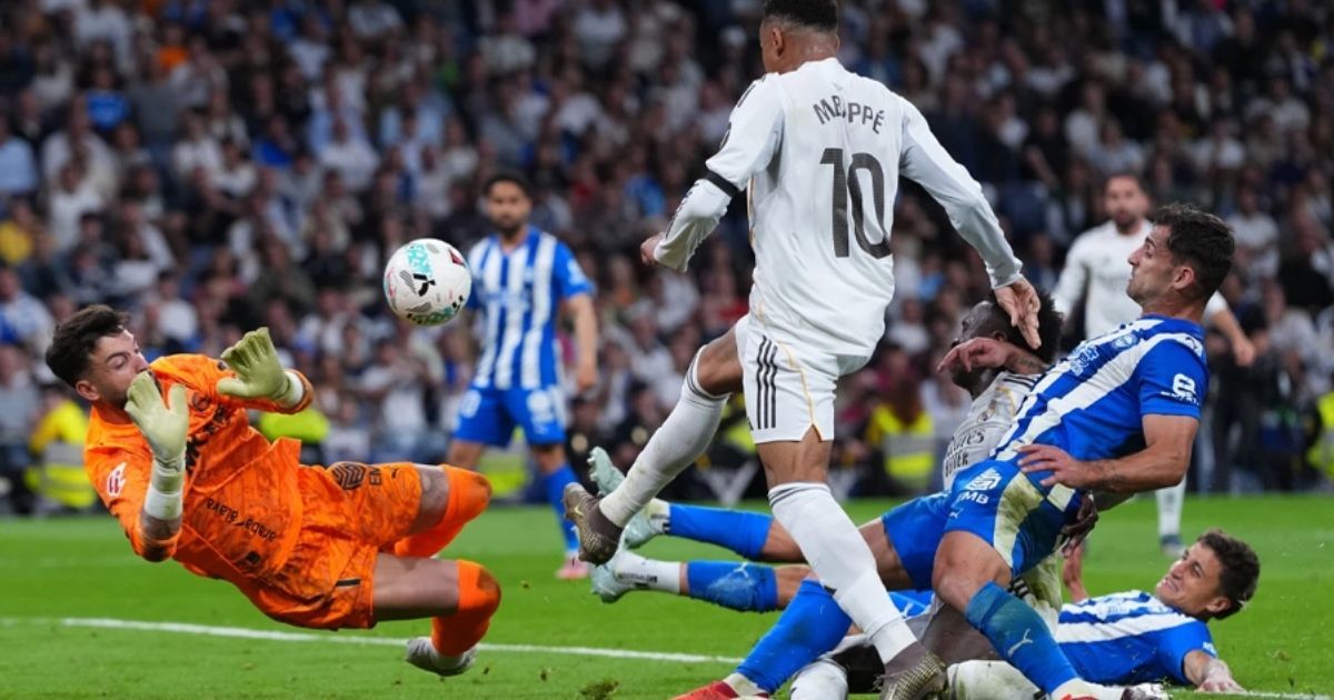 এমবাপ্পে-ভিনিসিউসের গোলে রিয়ালের স্বস্তির জয়: ব্যবধান কমল বার্সার সঙ্গে