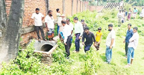 পরিবেশদূষণে ভালুকায় বন্ধ হলো টেক্সটাইল কারখানার ড্রেন