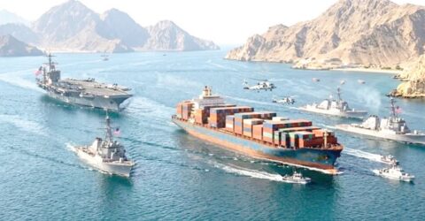 একদিনে হরমুজ প্রণালী পার হলো ৩৭ জাহাজ