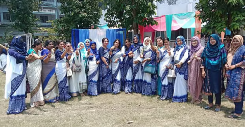 স্মৃতি-গান-আড্ডায় ঝালকাঠির হরচন্দ্র সরকারি বালিকা উচ্চবিদ্যালয়ের শিক্ষার্থীদের পুনর্মিলনী